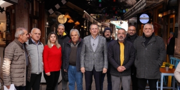 Ayvalık Belediye Başkanı Mesut Ergin, yeni yılın ilk buluşmasını Camlı Kahve’de gerçekleştirdi