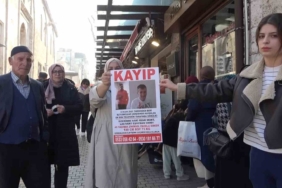 Baba-oğul tarihi çarşıda gezerken birbirini kaybetti...