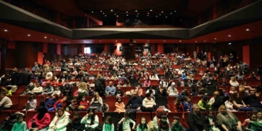 Bakırköylü öğrenciler sömestirde tiyatroya doydu