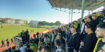 Balıkesir Milletvekili Serkan Sarı, Edremit Stadı’nı terk etmek zorunda kaldı