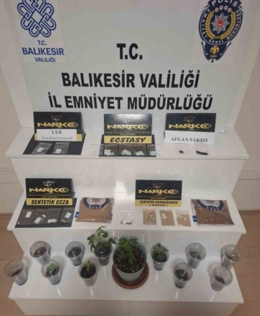Balıkesir’de bir kilo uyuşturucusu yakalandı