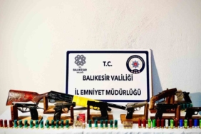 Balıkesir’de şafak operasyonu: 13 ikamete eş zamanlı baskın