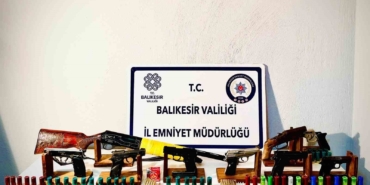 Balıkesir’de şafak operasyonu: 13 ikamete eş zamanlı baskın