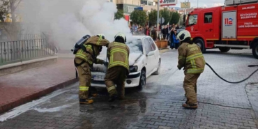 Balıkesir’de seyir halindeki iki araçta yangın çıktı