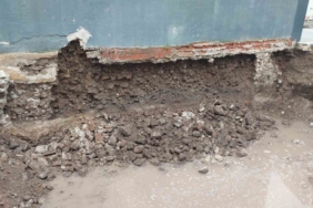 Balıkesir’de temel kazma işlemi sırasında başka bir binanın temeli zarar gördü