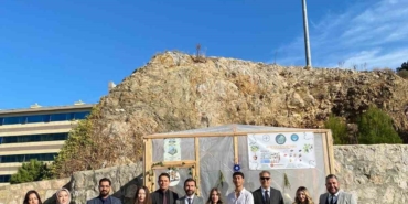 Balıkesir’de üniversiteliler mini sera kurdu
