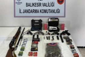 Balıkesir’de yasa dışı silah ve mühimmat ticaretine 3 gözaltı