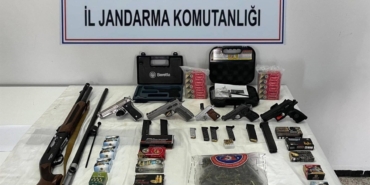 Balıkesir’de yasa dışı silah ve mühimmat ticaretine 3 gözaltı