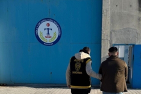Bandırma’da 15 yıl kesinleşmiş hapis cezasıyla aranan zanlı yakalandı