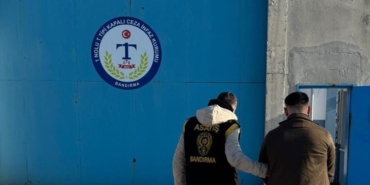 Bandırma’da 15 yıl kesinleşmiş hapis cezasıyla aranan zanlı yakalandı