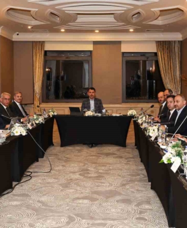 Başkan Alemdar, Bakan Kurum’la görüşmenin ardından müjdeleri paylaştı