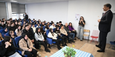 Başkan Kocaman gençlerle buluştu: "Geleceği birlikte planlıyoruz"