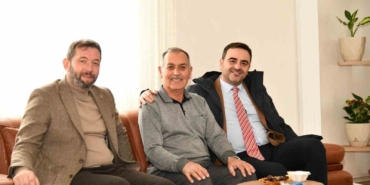 Başkan Özlü, umre ziyaretini gerçekleştiren hemşehrileriyle buluştu