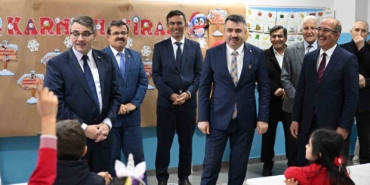 Başkan Yılmaz, öğrencilerin karne heyecanına ortak oldu