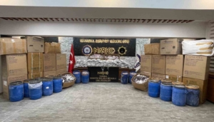 Bayrampaşa’da bir eve yapılan operasyonda 4 milyon 520 bin adet hap ele geçirildi