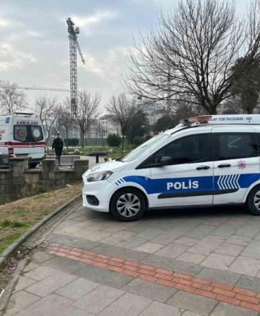 Bayrampaşa’da parkta intihar: Şahsın sanal kumarda para kaybettiği için kendini vurduğu iddia edildi