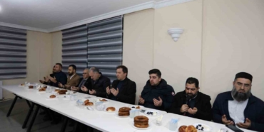 Bereket sofrası Üçevler camiinde kuruldu