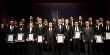 Beşiktaş’ta Başkan Serdal Adalı ve yönetimi, mazbatalarını aldı