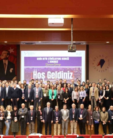 Beyin pili ameliyatlarının öncüsünden Türkiye’deki beyin cerrahlarına övgü