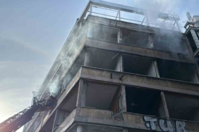 Beyoğlu’nda 6 katlı metruk binada yangın paniği