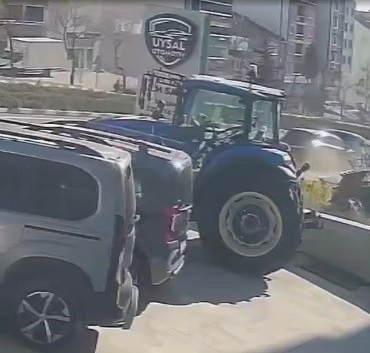 Bilecik’te meydana gelen zincirleme trafik kazasında 1 kişi yaralandı