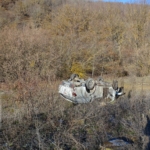 Bilecik’te otomobil araziye savruldu: 2 yaralı