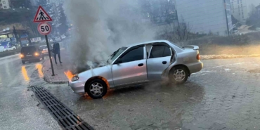 Bilecik’te seyir halindeki otomobil alev alev yandı