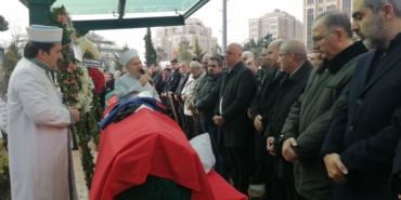 Bolu’da yangında hayatını kaybeden Prof. Dr. Atakan Yalçın ve kızı toprağa verildi