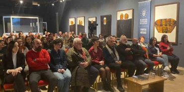 Bursa Bellek kent söyleşilerinin ilk konuğu Ezel Akay oldu