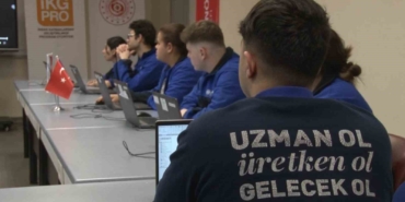 Bursa’da 140 kişiye geleceğin mesleklerinden biri olarak görülen AR/VR/XR eğitimi verildi