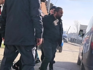 Bursa’da evi kundaklayan şahıs 24 saat sonra teslim oldu, saldırı olayının görüntüleri de ortaya çıktı