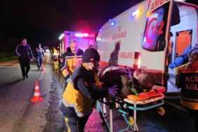 Bursa’da otomobil ile tır çarpıştı: 3 yaralı