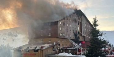 Bursalı diş hekimi çift ve 2 çocuğu otel yangınında hayatını kaybetti