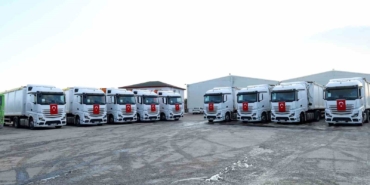 Büyükşehir katı atığı taşıyacak 14 aracı filosuna kattı