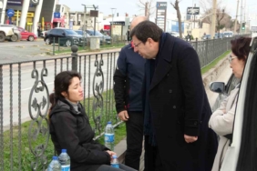 Çanakkale Belediye Başkanın aracının da bulunduğu 3 araçlı zincirleme trafik kazası