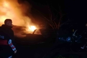 Çanakkale’de evin deposu yandı