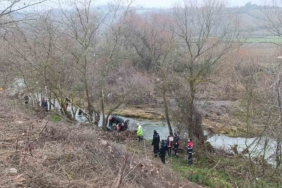 Çanakkale’de otomobilin çaya uçması sonucu kaybolan kişi ölü olarak bulundu
