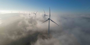 Çatalca’da bulutların üstündeki rüzgar gülleri