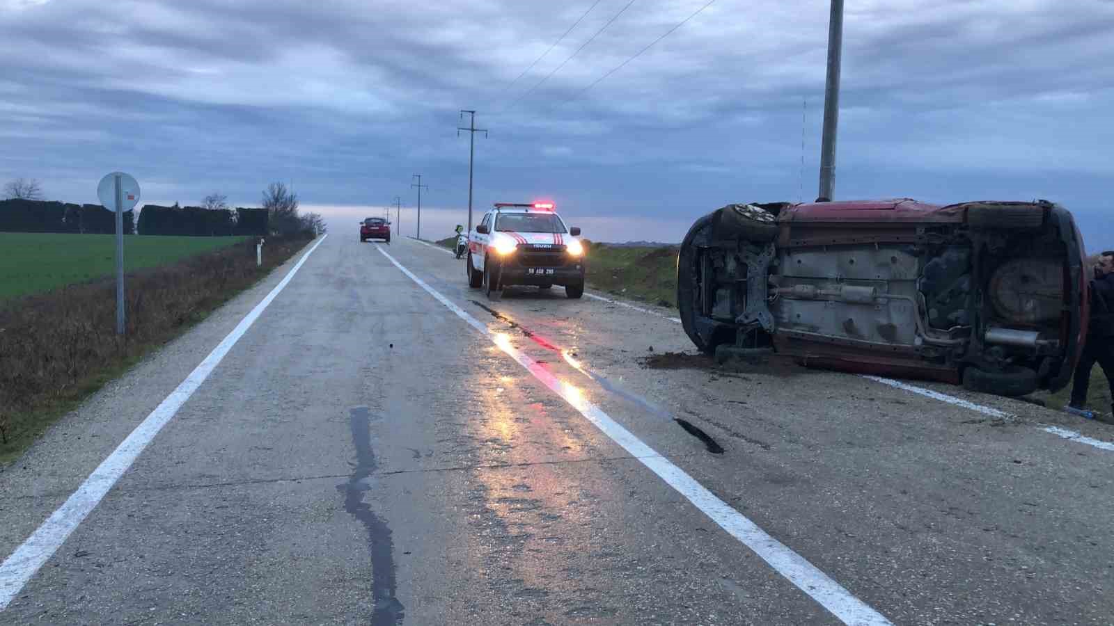 Çorlu’da otomobil takla attı: 2 yaralı