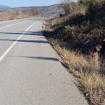 Devrilen motosiklet sürücüsü yaralandı