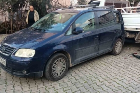 Direksiyonda kalp krizi geçirdi, park halindeki araçlara çarptı