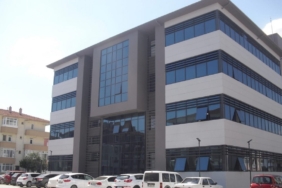 Doğurduğu bebeği tuvalete bıraktı