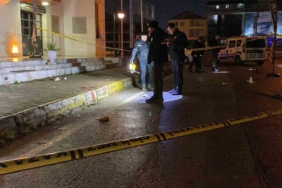 Düğün salonu karıştı: 2 kişi silahla vuruldu