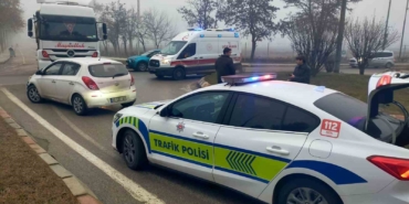 Edirne’de kamyonla otomobil çarpıştı