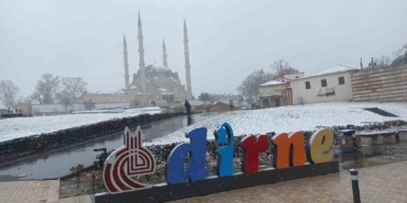Edirne’de kar yağışı 4. gününde etkisini artırıyor