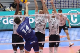 Efeler Ligi: Arkas Spor: 3 - Altekma: 0