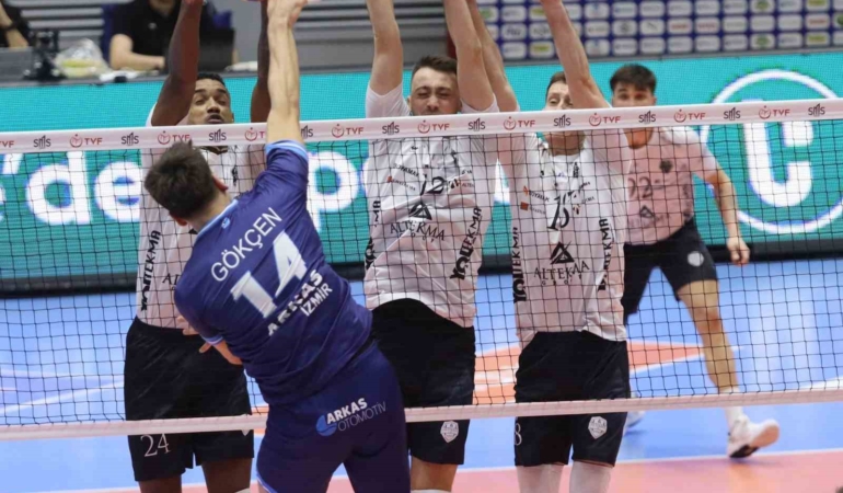 Efeler Ligi: Arkas Spor: 3 - Altekma: 0