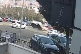 Elektrikli otomobilin takla attığı anlar kamerada: Emniyet kemeri sayesinde burnu bile kanamadı