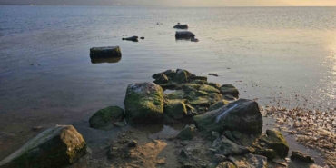 Erdek Körfezi’nde deniz çekildi, antik liman gün yüzüne çıktı
