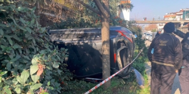 Esenler’de otomobilin makas atarken çarptığı araç takla attı: 6 yaralı